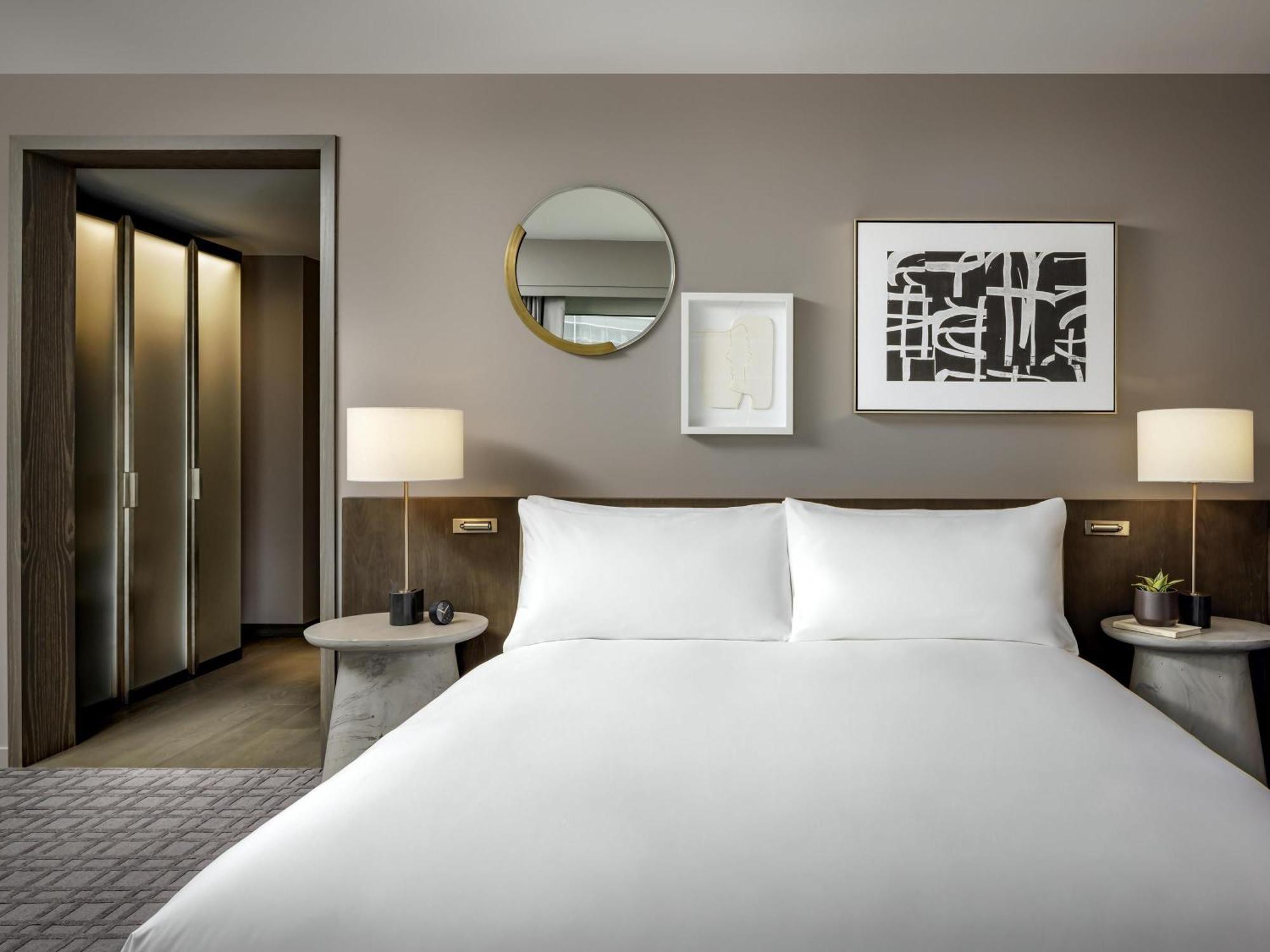 Century Plaza One Bedroom King Suite Two Bathrooms Desk,1742650764:JPEG